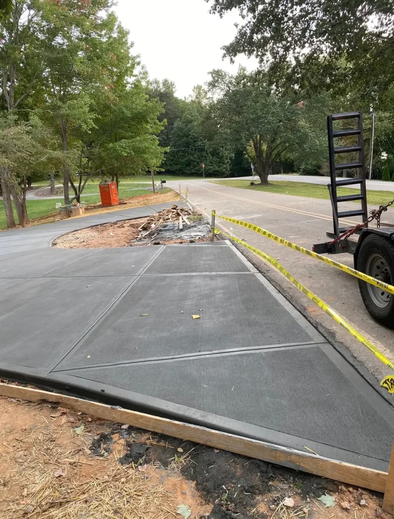 New concrete driveway pour